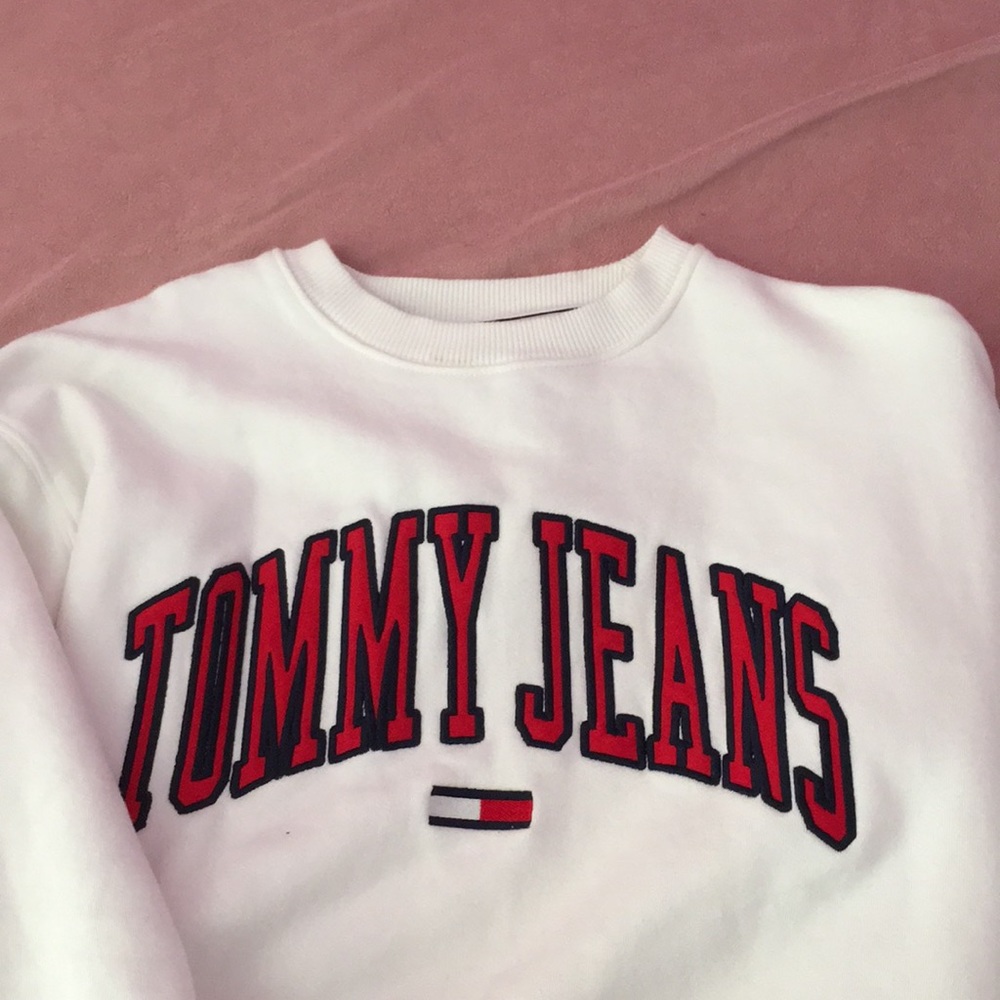 Tommy Hilfiger crewneck! I found it too bulky